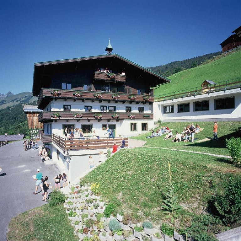 Ski In-Ski Out - Gaestehaeuser Saalbach-Hinterglemm - Wallegghof Christianhof Zewnętrze zdjęcie